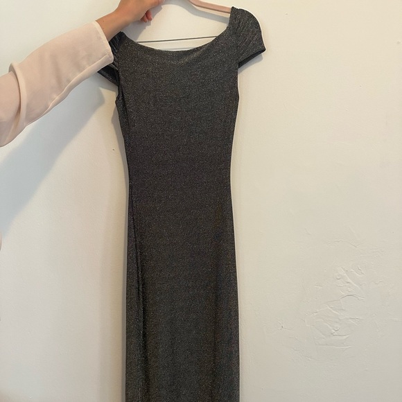 SILVER/GREY Off the shoulder Dress - Picture 4 of 5